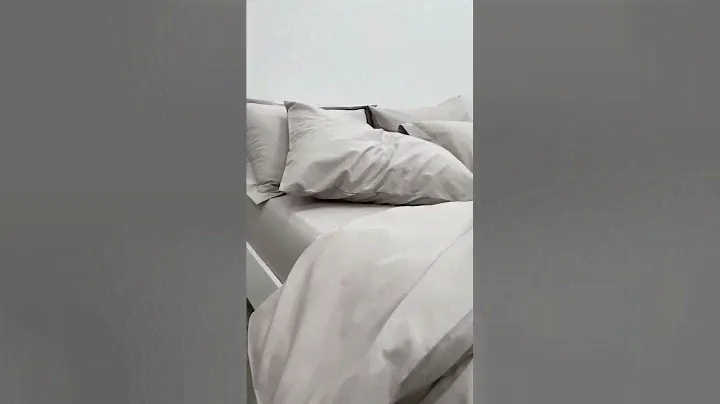 Однотонное постельное белье. Сатин светлое серебро.